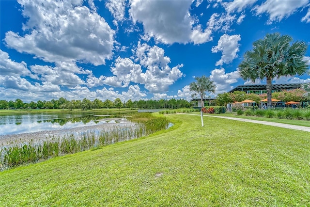 view of yard featuring a water view