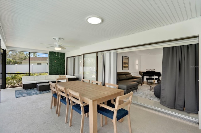 dining space with ceiling fan