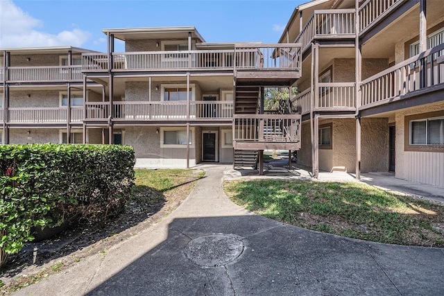 6308 Newtown Cir Unit 8C5, Tampa, FL 33615 - view of community with stairs