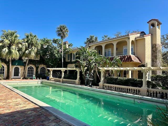 view of outdoor pool