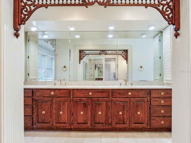 5020 S Shore Crest Cir, Tampa, FL 33609 - full bath with double vanity and a sink