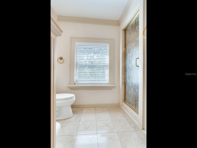 5020 S Shore Crest Cir, Tampa, FL 33609 - bathroom with baseboards, an enclosed shower, toilet, and ornamental molding