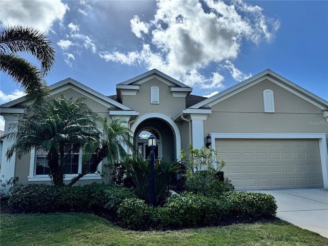 view of front facade with a garage