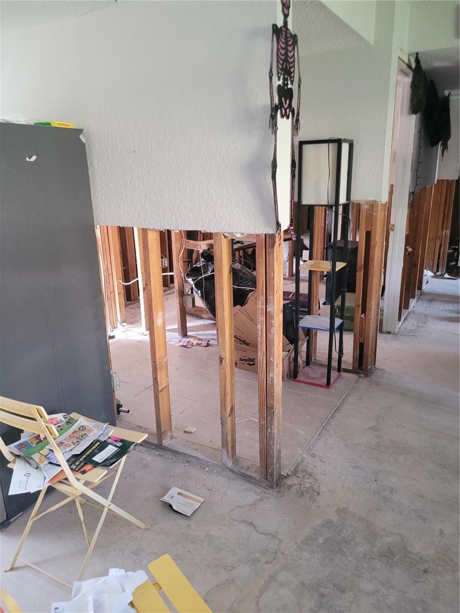 200 Country Club Dr Unit 903, Largo, FL 33771 - view of miscellaneous room