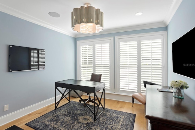 office area with crown molding, a chandelier, and light hardwood / wood-style floors