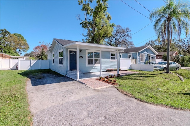 Listing photo 3 for 7015 N Dakota Ave, Tampa FL 33604