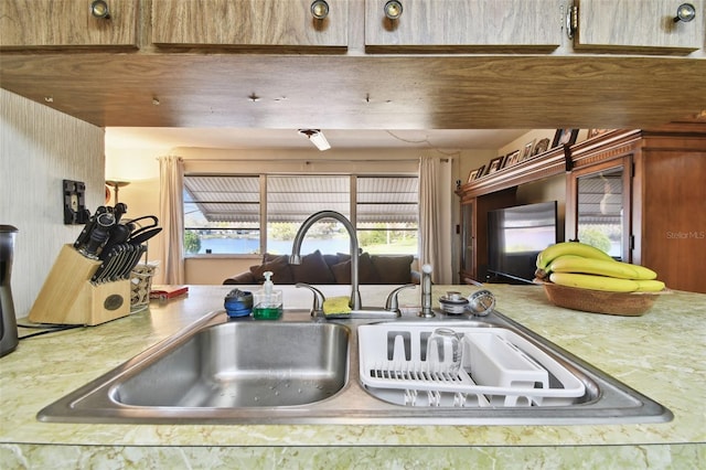 kitchen featuring sink