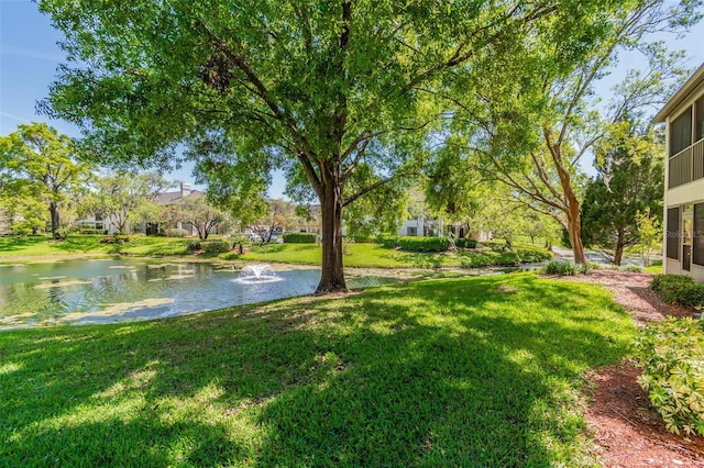 view of yard featuring a water view