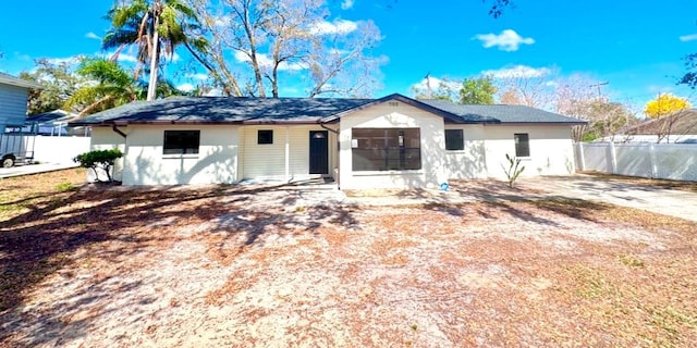 view of front of property