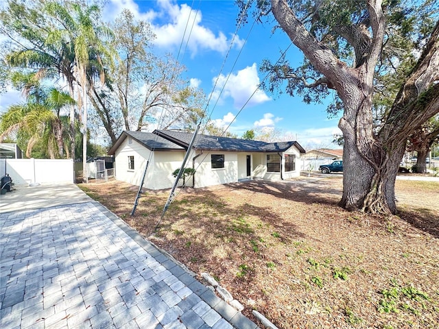 view of front of property with a front lawn