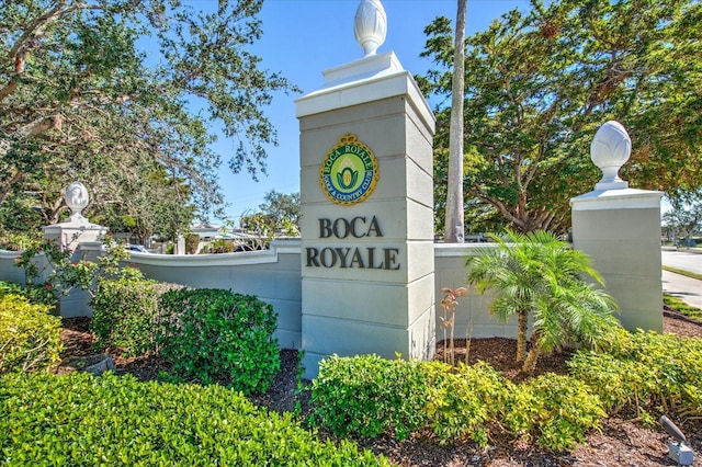 view of community / neighborhood sign