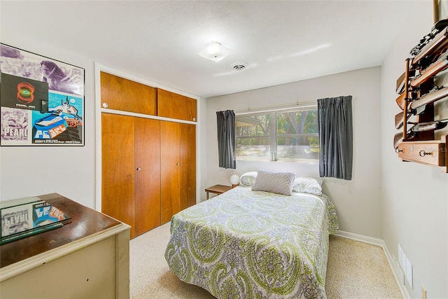 bedroom featuring a closet