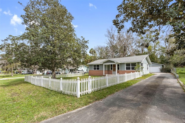 ranch-style house with a front yard