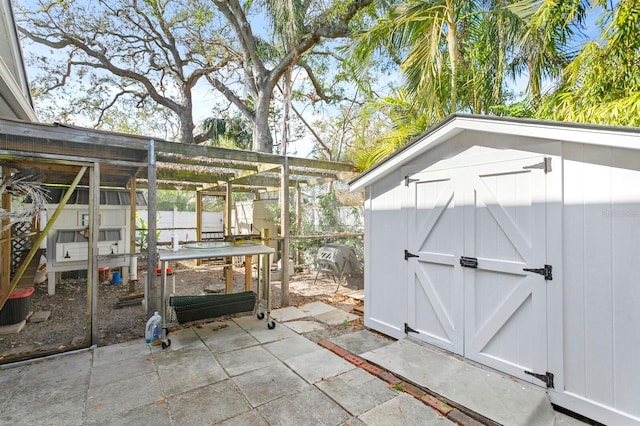 view of outbuilding