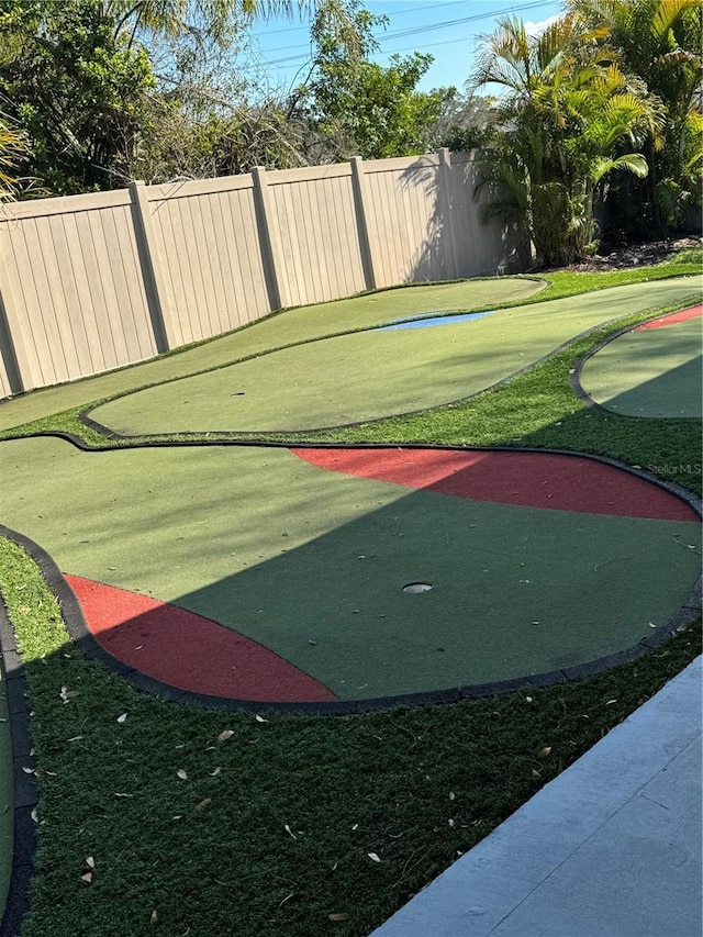 128 Nancy Dr Unit 128, Oldsmar, FL 34677 - surrounding community featuring a putting green
