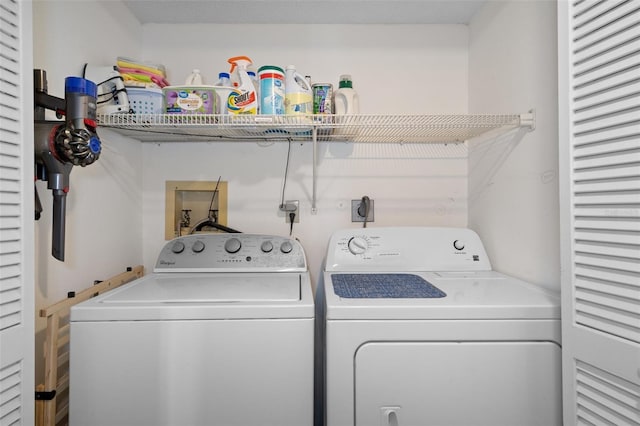 128 Nancy Dr Unit 128, Oldsmar, FL 34677 - washroom featuring washer and clothes dryer
