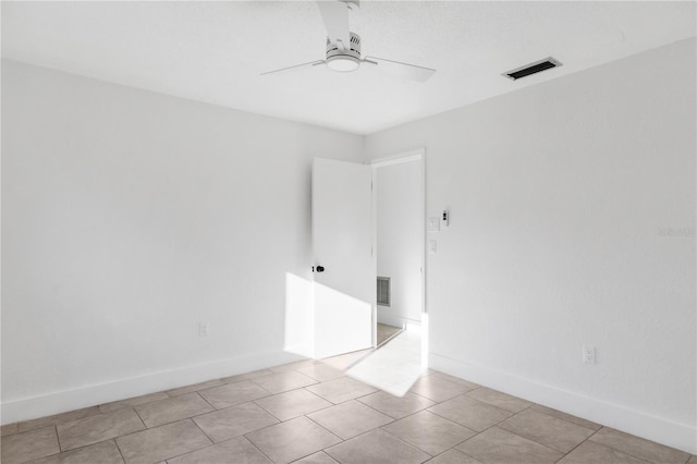 empty room featuring ceiling fan