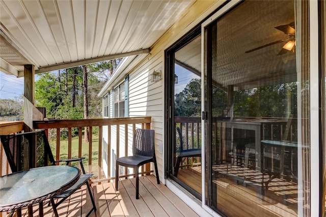 deck with ceiling fan