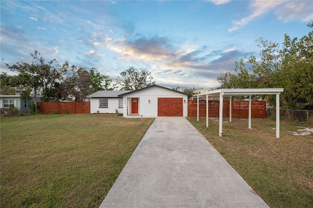 single story home with a front lawn