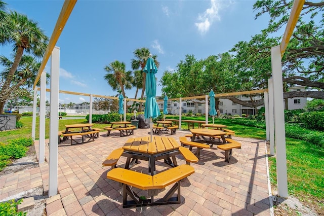 2113 Canal Dr Unit B2, Bradenton, FL 34207 - view of patio / terrace