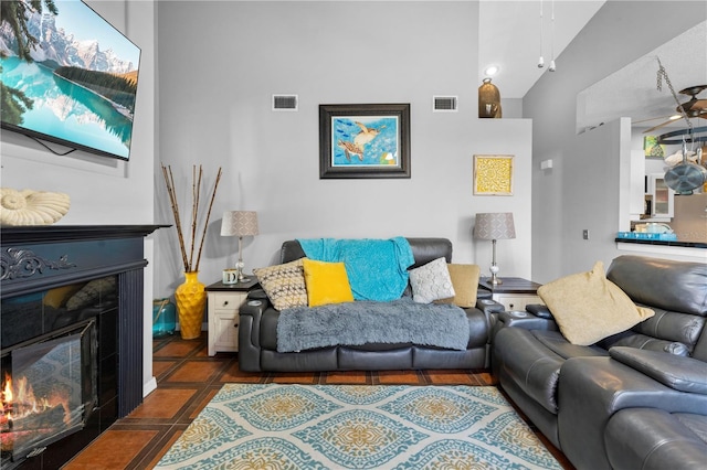 13542 Summerwood Ct, Hudson, FL 34667 - tiled living room featuring ceiling fan