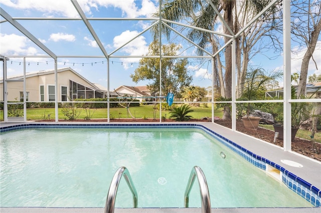 13542 Summerwood Ct, Hudson, FL 34667 - view of swimming pool with sink, a yard, and glass enclosure