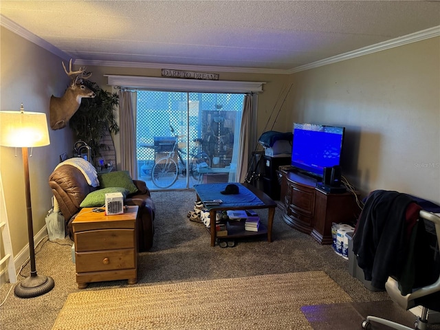 living room featuring a textured ceiling, crown molding, and carpet