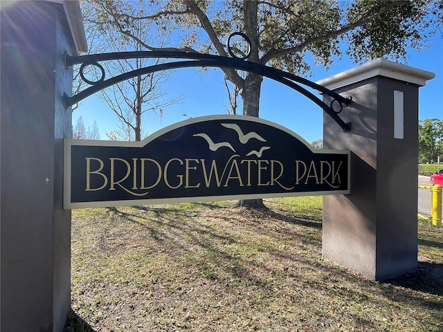 view of community / neighborhood sign