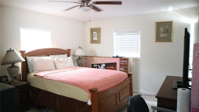 bedroom featuring ceiling fan