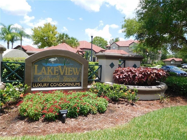 view of community / neighborhood sign