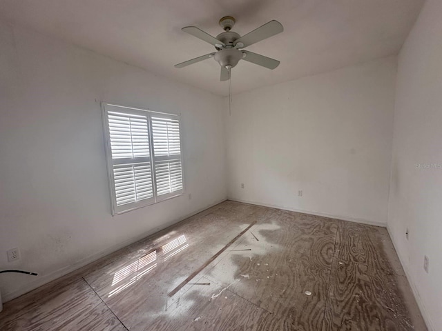 unfurnished room featuring ceiling fan