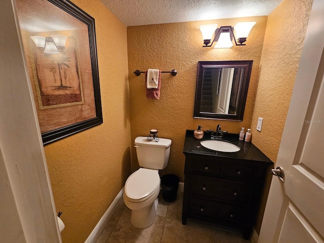 530 Sandy Hook Rd, Treasure Island, FL 33706 - half bath featuring toilet, a textured ceiling, vanity, and a textured wall