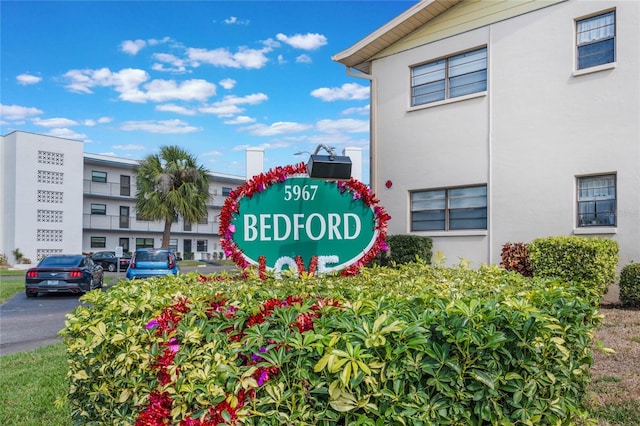 view of community / neighborhood sign