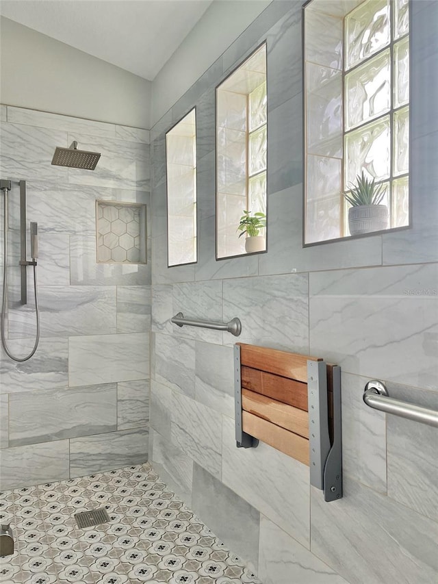 2015 Golf Manor Blvd, Valrico, FL 33596 - full bathroom featuring a tile shower