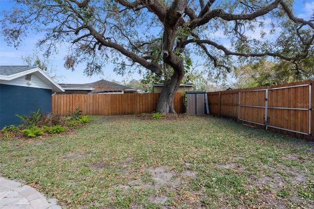 view of yard featuring a fenced backyard