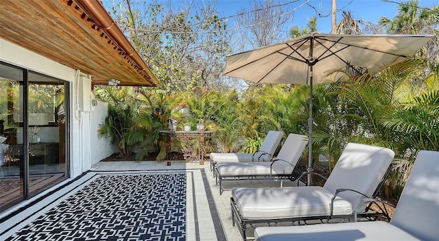 view of patio with an outdoor hangout area