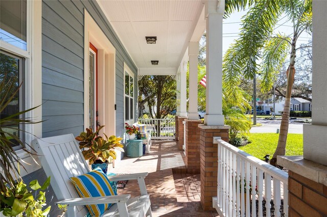 4301 W San Luis St, Tampa, FL 33629 - view of patio / terrace with a porch