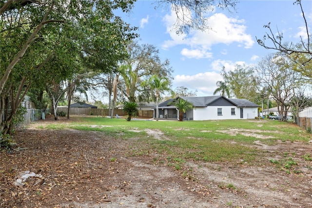 view of yard featuring a fenced backyard