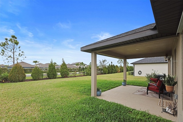 view of yard featuring a patio