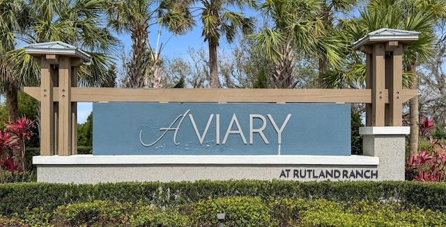 view of community / neighborhood sign