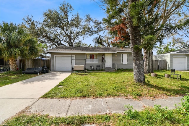 ranch-style house featuring a front lawn