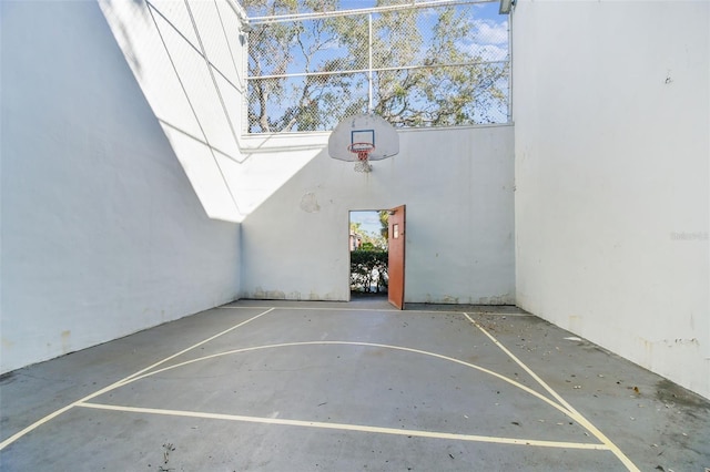 10263 Gandy Blvd N Unit 2014, Saint Petersburg, FL 33702 - view of sport court with community basketball court