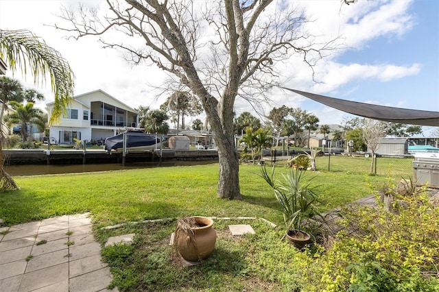 view of yard featuring a water view