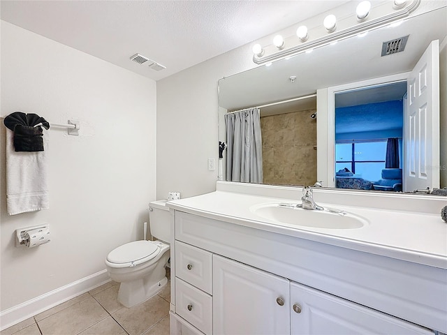 bathroom featuring toilet, ensuite bath, visible vents, and tile patterned flooring