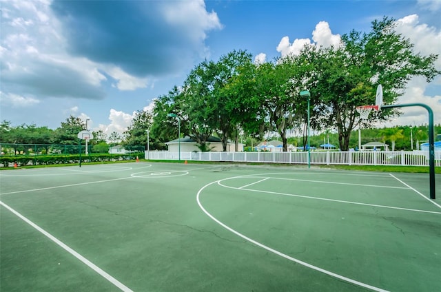18186 Sandy Pointe Dr, Tampa, FL 33647 - view of basketball court featuring community basketball court and fence