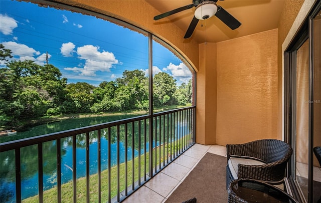 balcony featuring a ceiling fan