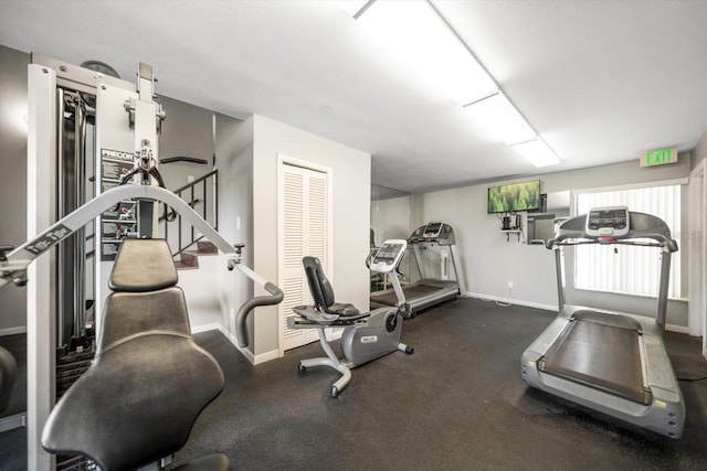 workout area with baseboards