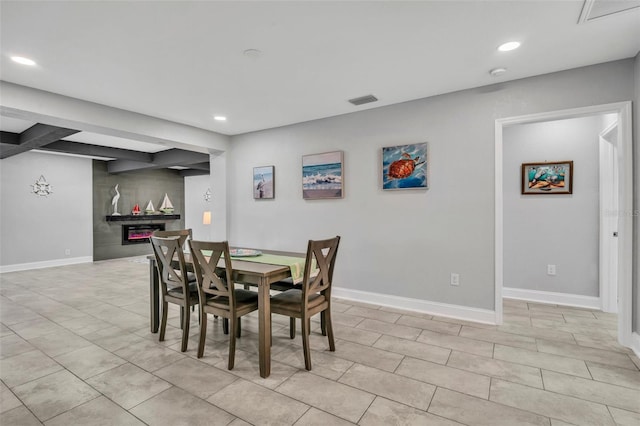 dining space featuring recessed lighting, visible vents, and baseboards