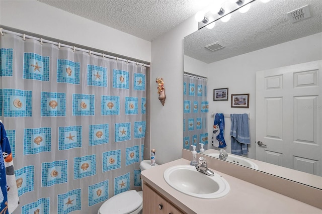 full bath with toilet, curtained shower, visible vents, and vanity