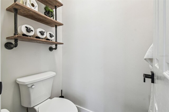 1301 Jen Ma Jo Ln, Lutz, FL 33549 - bathroom featuring toilet